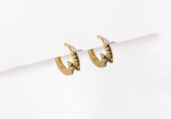 Boucles d'oreilles Hero (noir ou blanc)