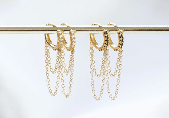 Boucles d'oreilles Milo (noir ou blanc)