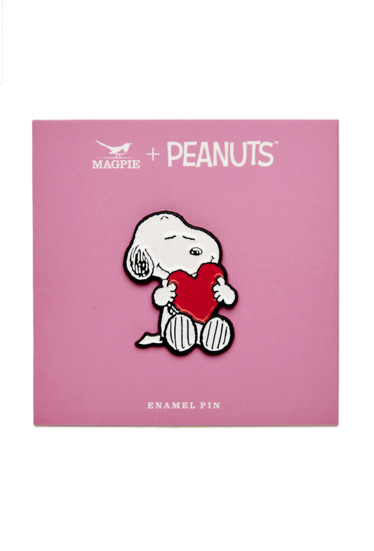 Pin's Snoopy « Give Hugs » Cœur