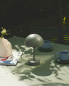 Lampe Doris by Kubbick, Intérieure / Extérieure Sans Fil - Vert Olive