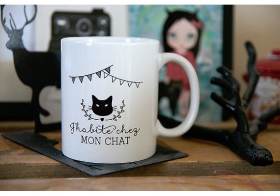 Mug J Habite Chez Mon Chat La Boutique De Louise Mug J Habite Chez Mon Chat La Boutique De Louise