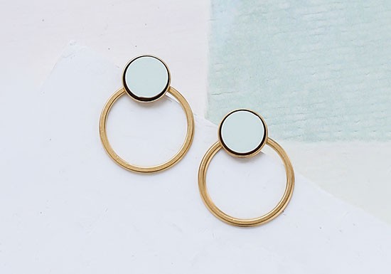 Boucles d'oreilles Silhouette (coloris au choix)