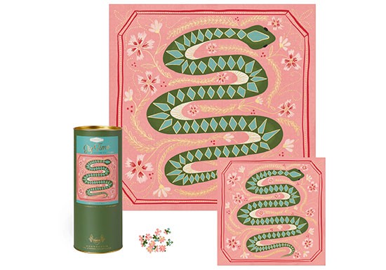 Puzzle Mister slithers