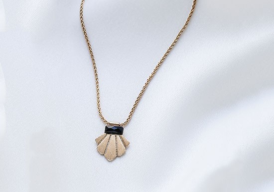 Collier Gatsby Court (coloris au choix)