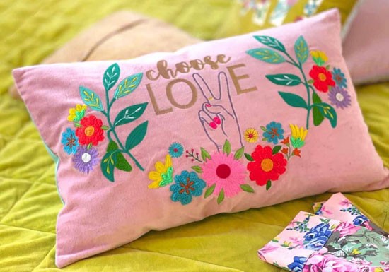 Coussin Choose Love