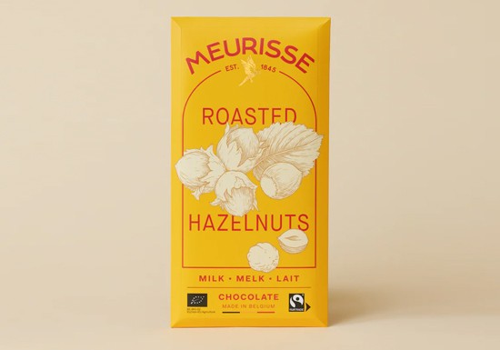 Chocolat au lait avec des Noisettes grillées