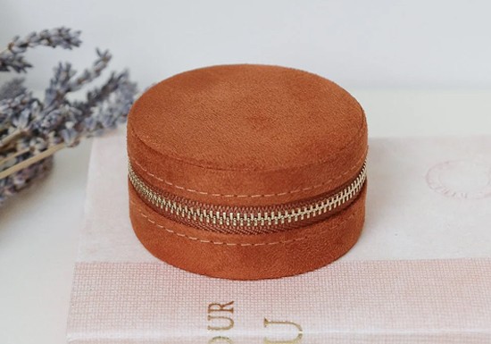 Boite Yvonne Velours Camel